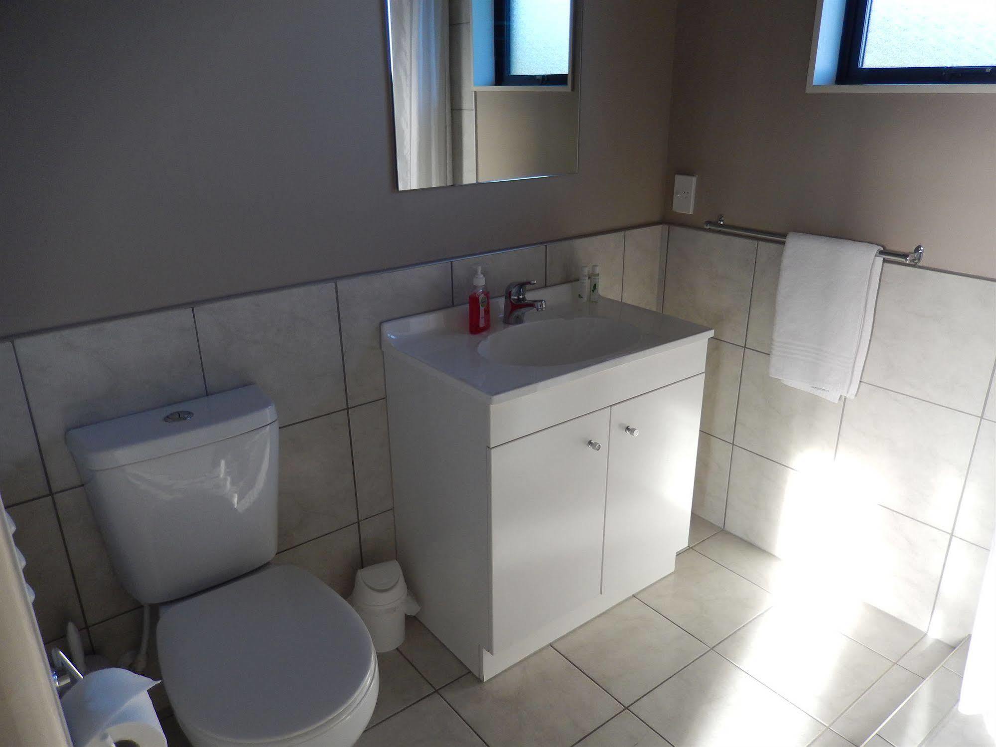 Linkwater Motel And Backpackers Ngoại thất bức ảnh